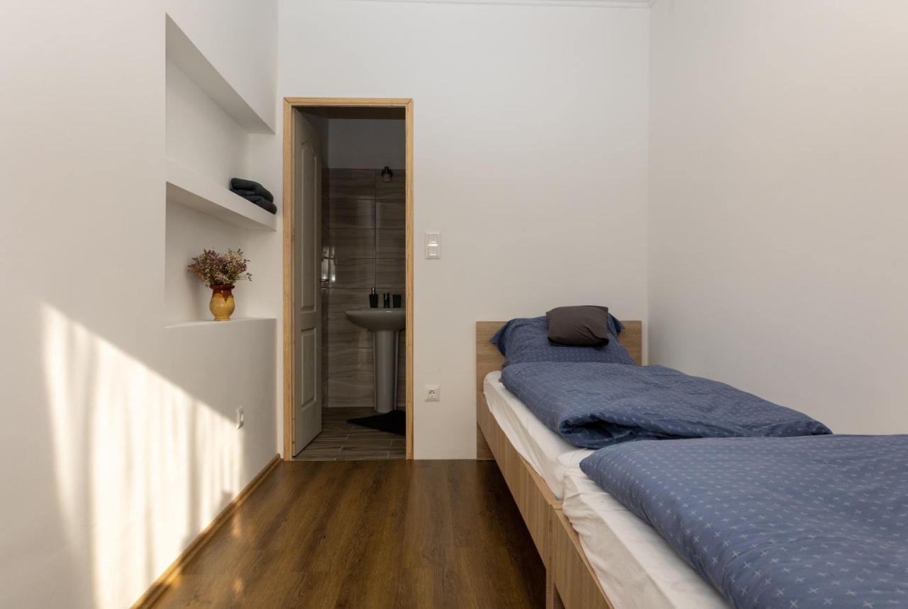 Takacs Pince Apartman Hajos Exterior photo